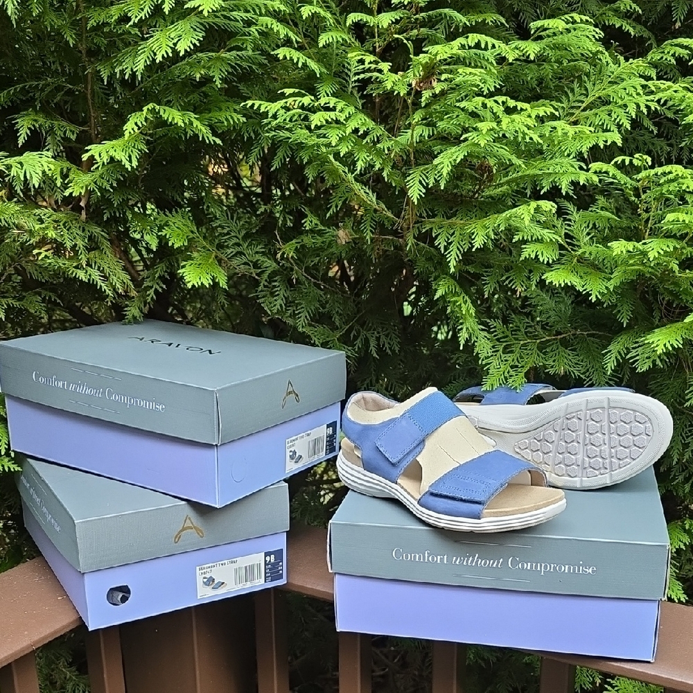 3 Pairs Aravon Blue and Cream Women's Sandals